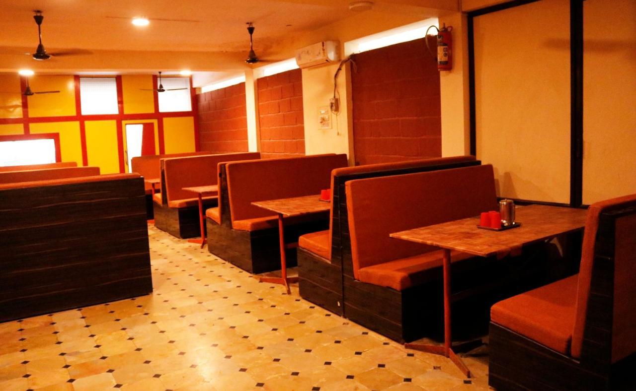 Hotel Siva Sakthi Tiruvannāmalai Buitenkant foto