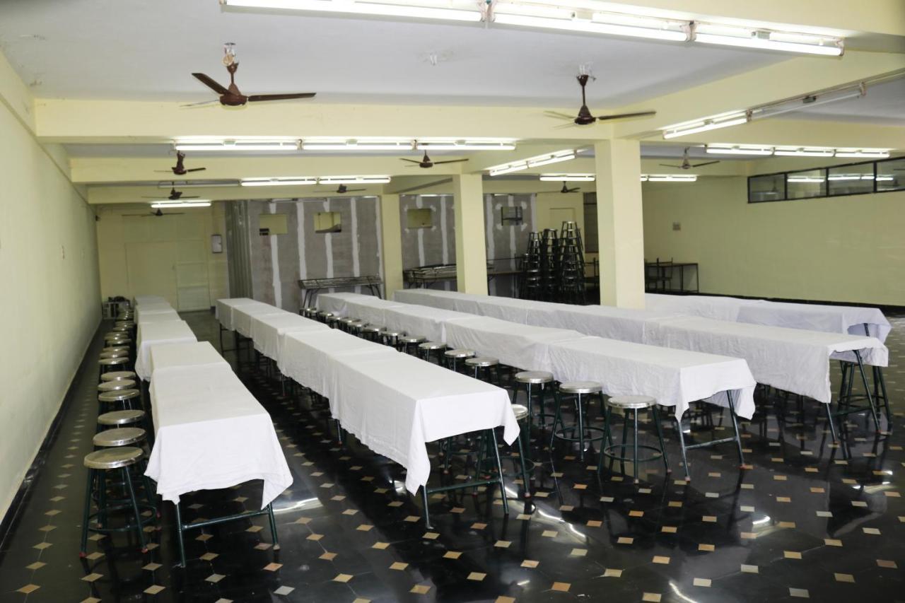 Hotel Siva Sakthi Tiruvannāmalai Buitenkant foto