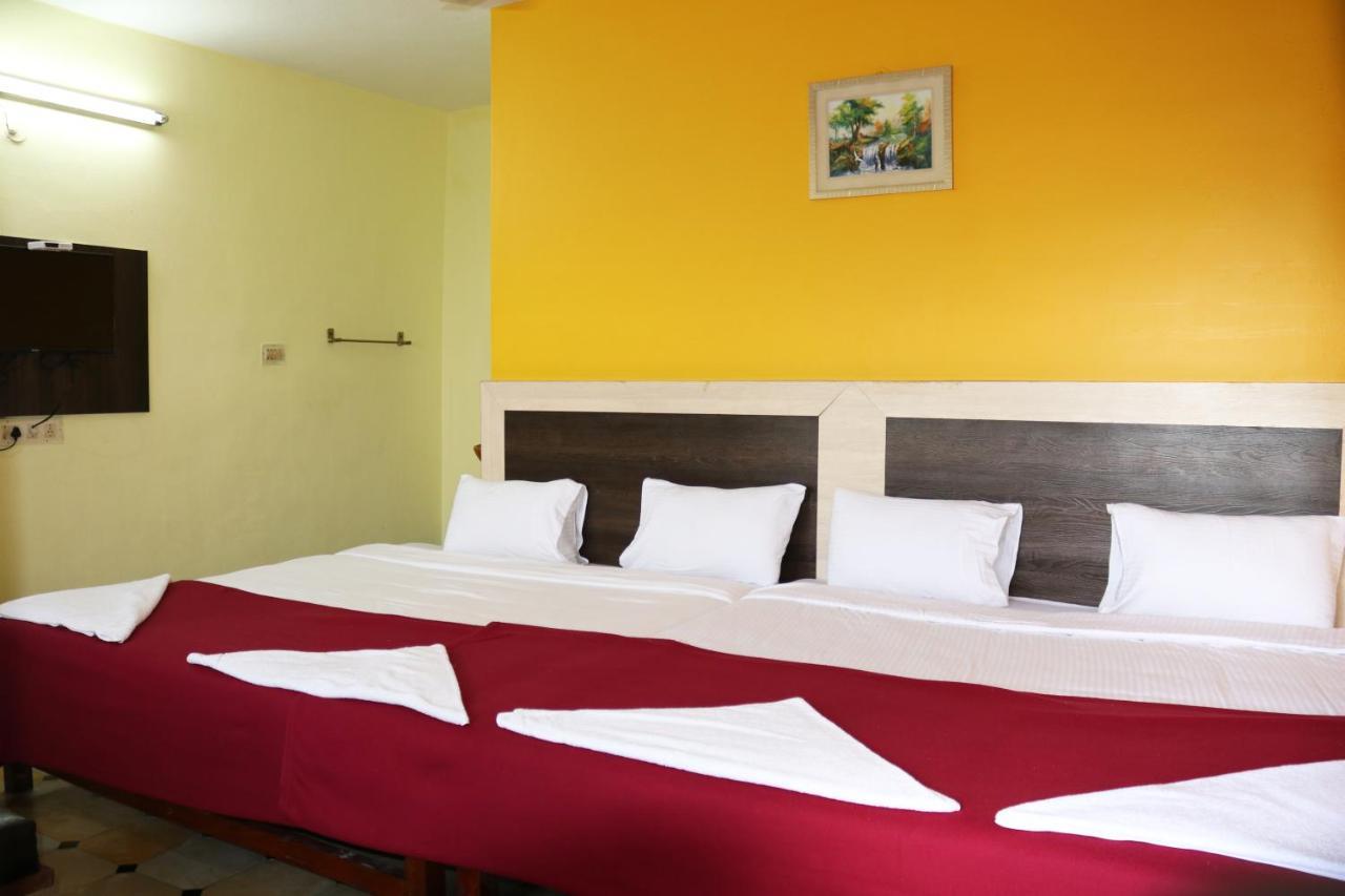 Hotel Siva Sakthi Tiruvannāmalai Buitenkant foto