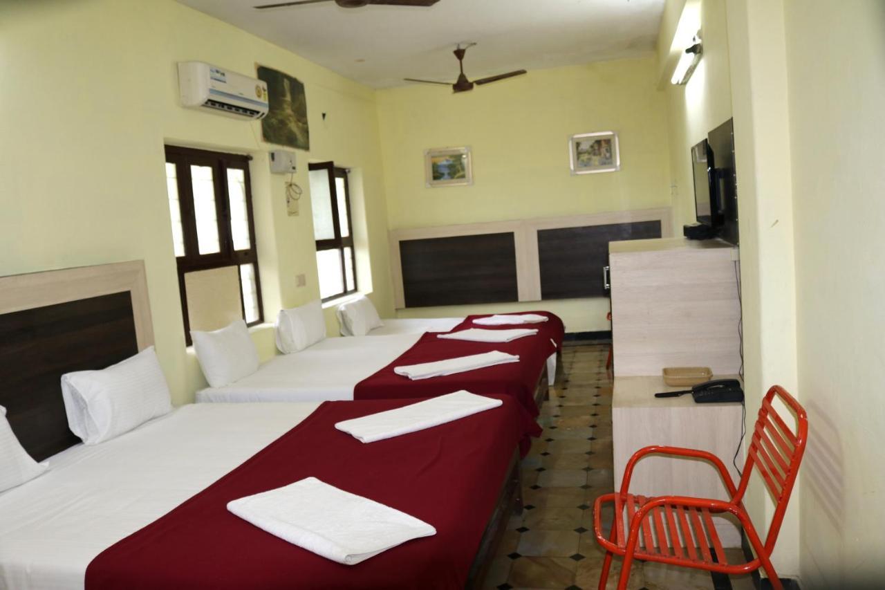 Hotel Siva Sakthi Tiruvannāmalai Buitenkant foto