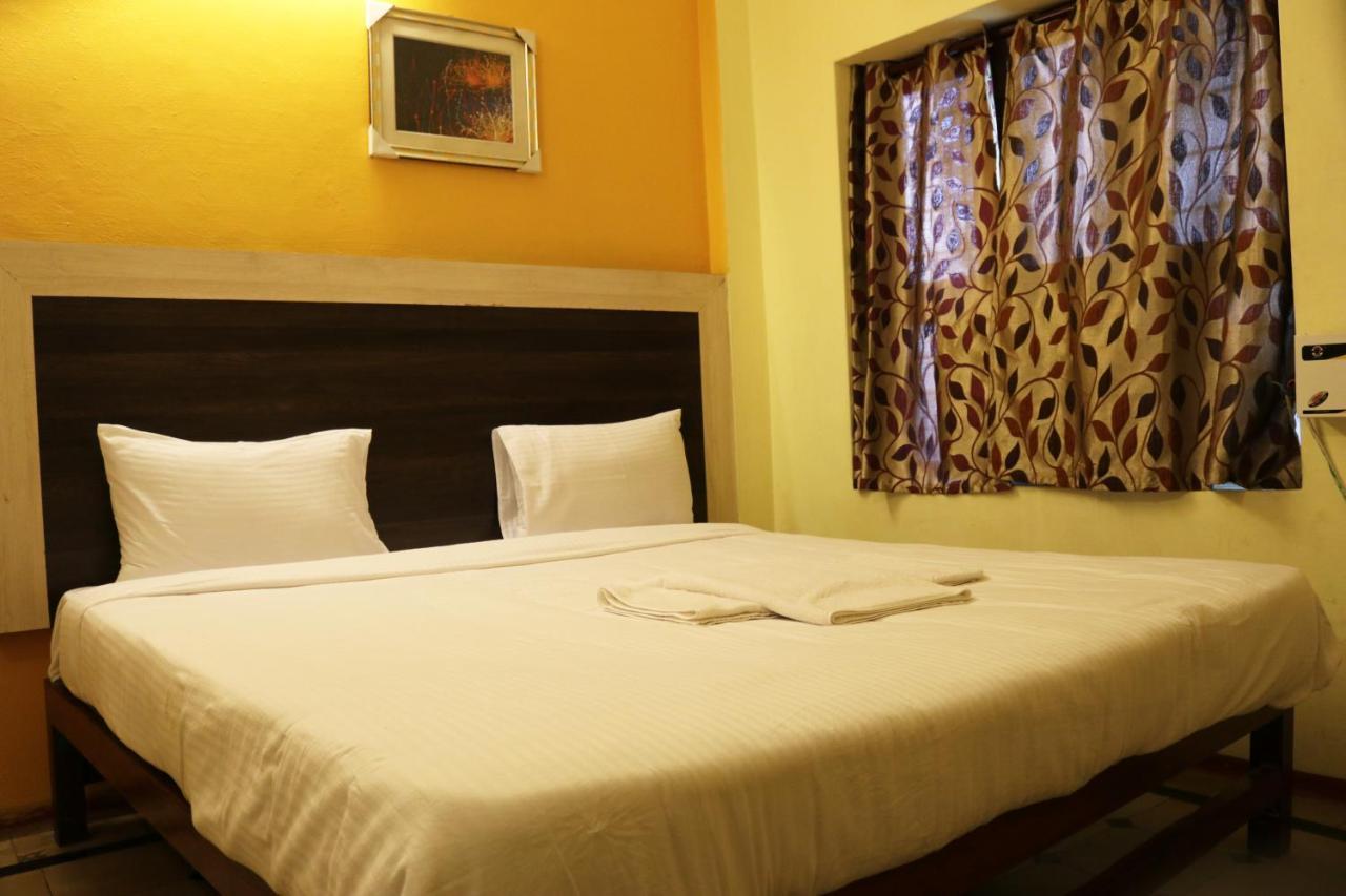 Hotel Siva Sakthi Tiruvannāmalai Buitenkant foto