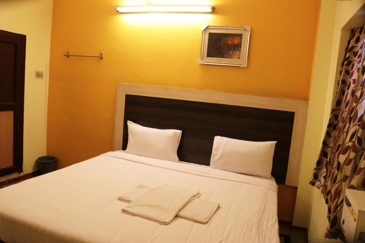Hotel Siva Sakthi Tiruvannāmalai Buitenkant foto