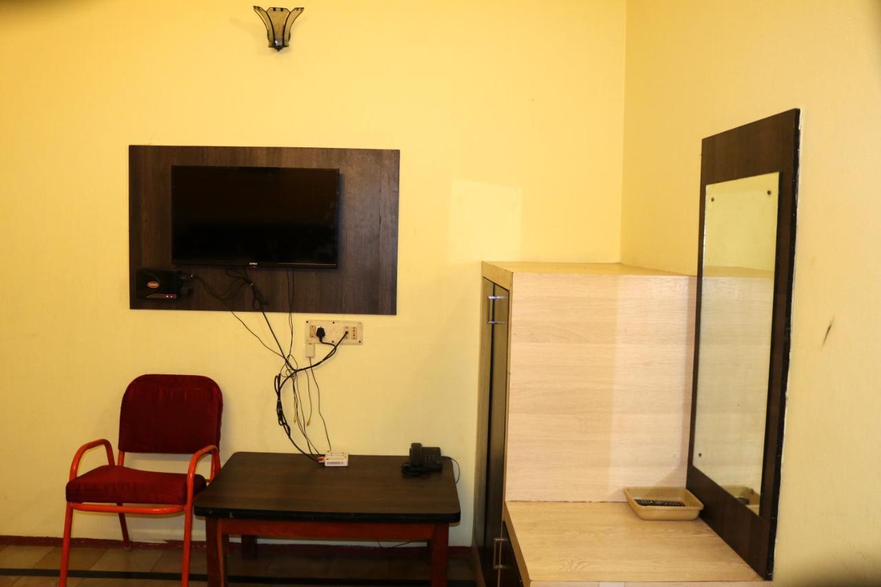 Hotel Siva Sakthi Tiruvannāmalai Buitenkant foto
