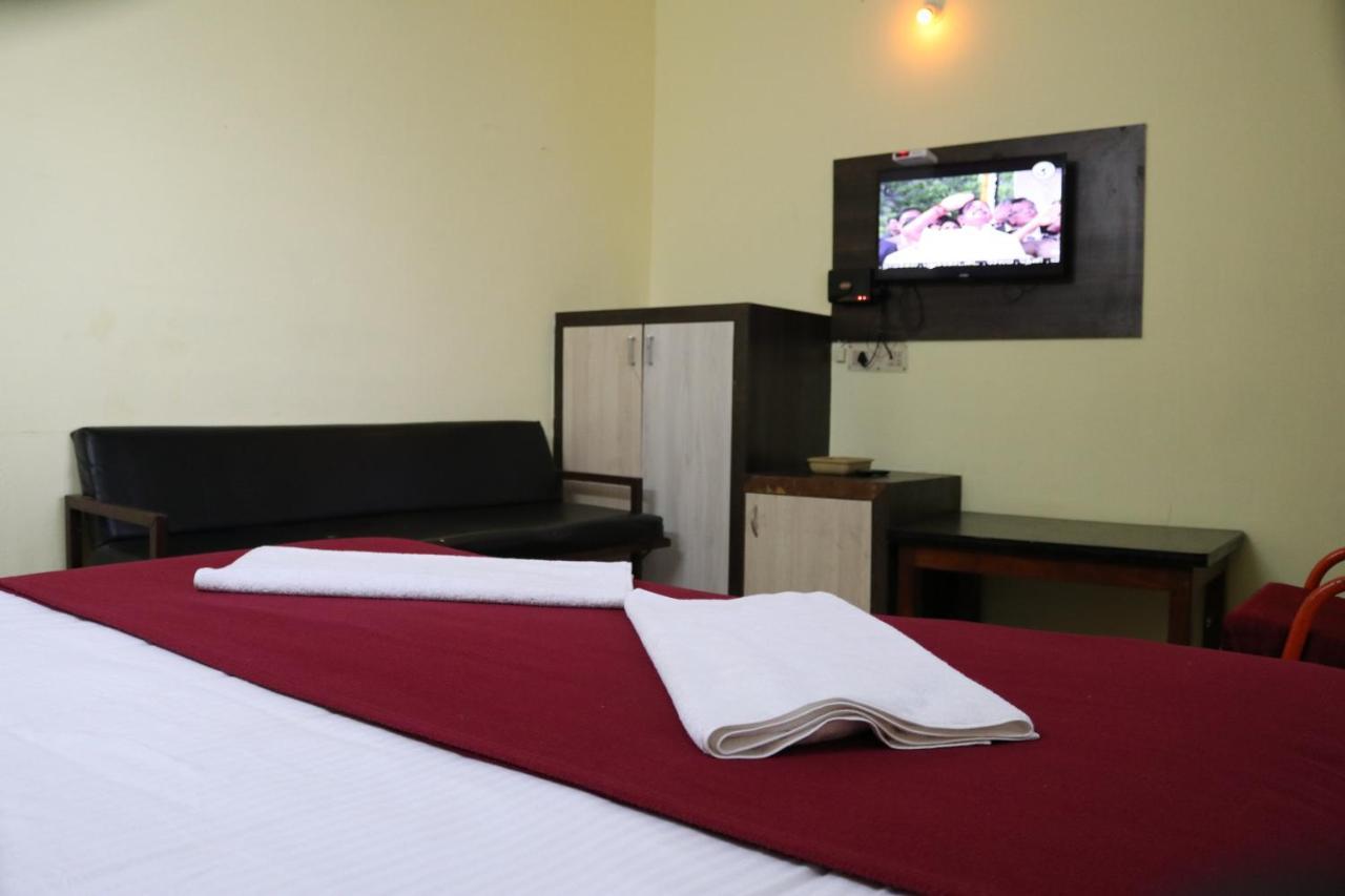 Hotel Siva Sakthi Tiruvannāmalai Buitenkant foto