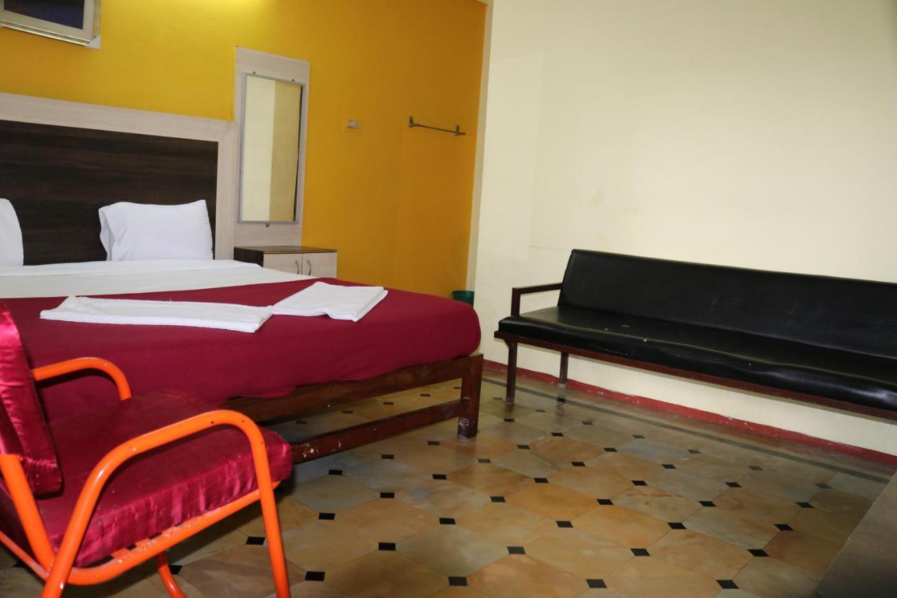 Hotel Siva Sakthi Tiruvannāmalai Buitenkant foto