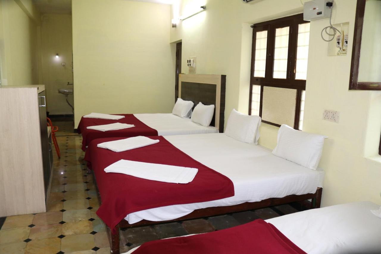 Hotel Siva Sakthi Tiruvannāmalai Buitenkant foto