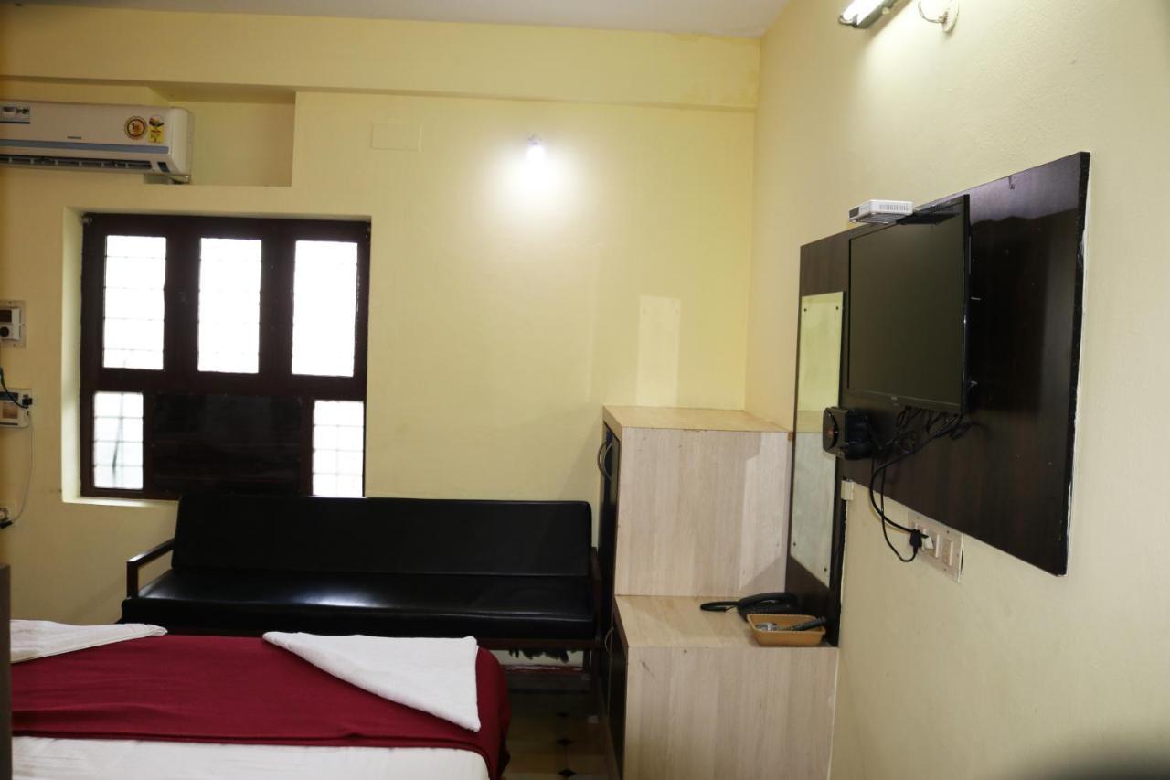 Hotel Siva Sakthi Tiruvannāmalai Buitenkant foto