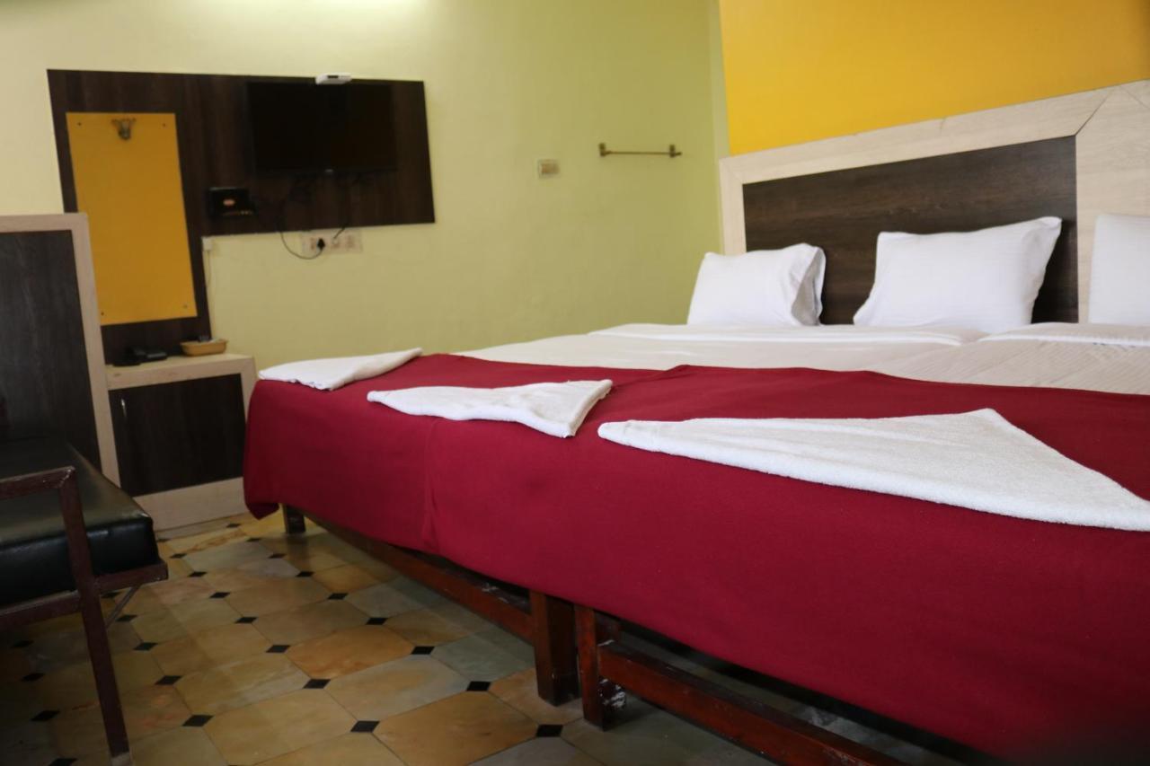 Hotel Siva Sakthi Tiruvannāmalai Buitenkant foto