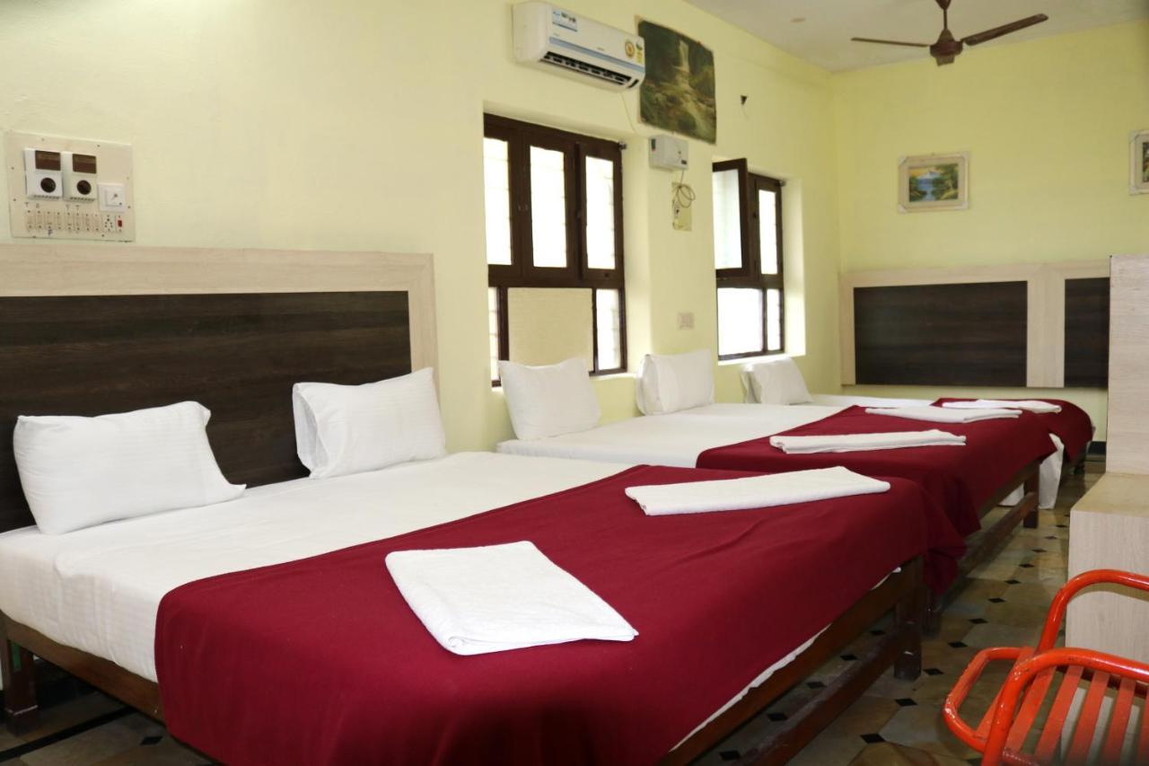 Hotel Siva Sakthi Tiruvannāmalai Buitenkant foto