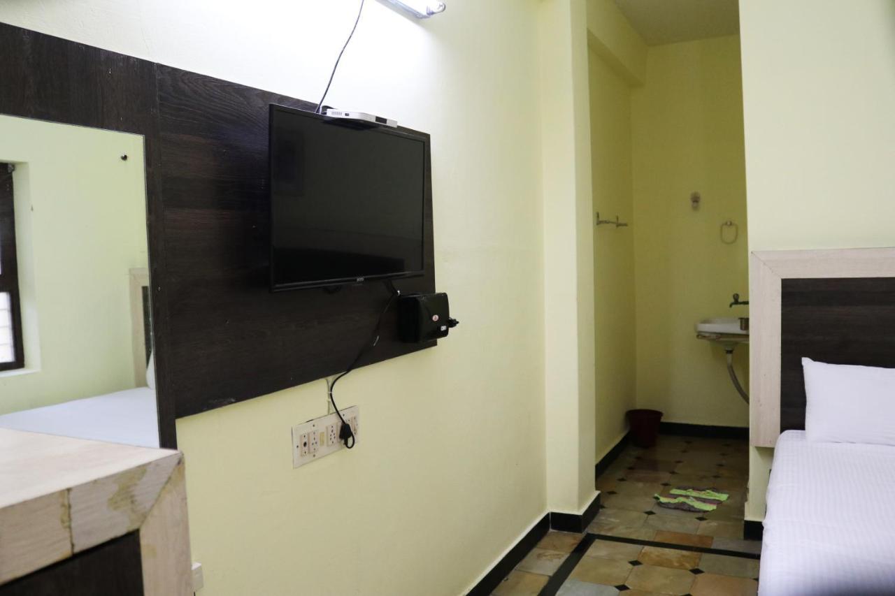 Hotel Siva Sakthi Tiruvannāmalai Buitenkant foto