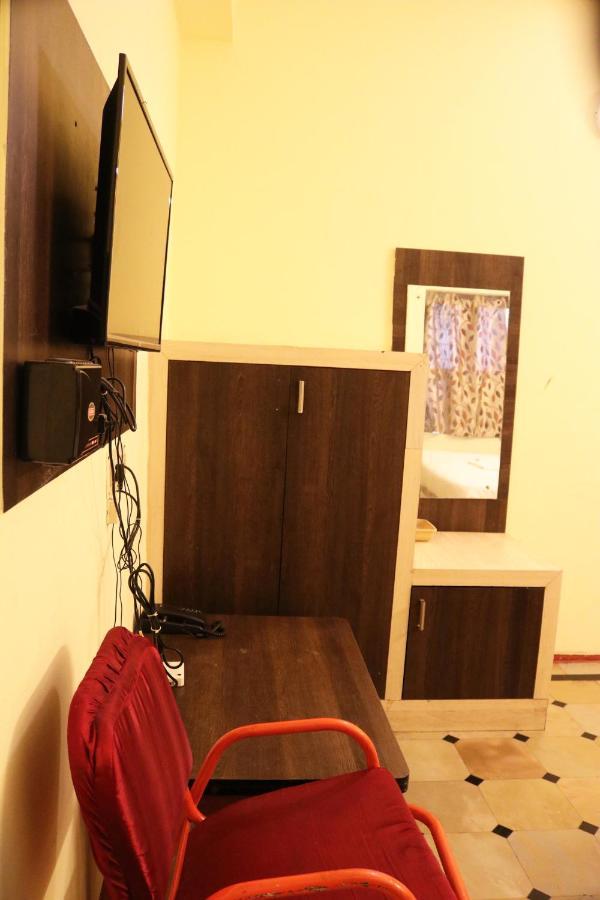 Hotel Siva Sakthi Tiruvannāmalai Buitenkant foto