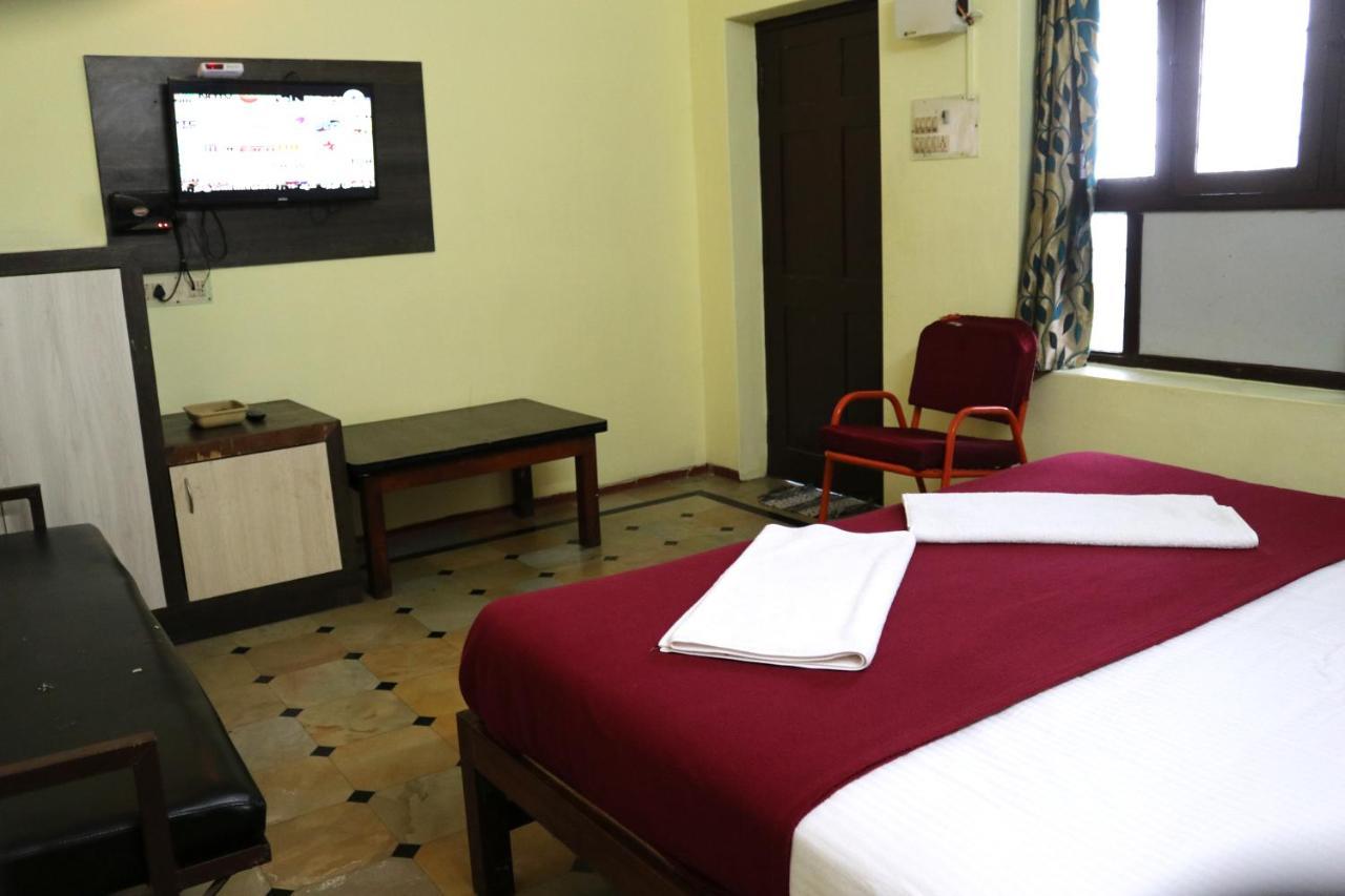 Hotel Siva Sakthi Tiruvannāmalai Buitenkant foto