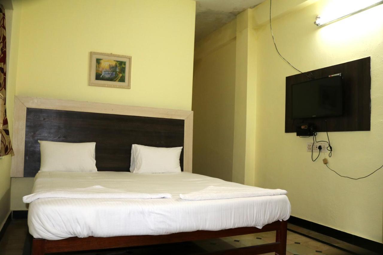 Hotel Siva Sakthi Tiruvannāmalai Buitenkant foto