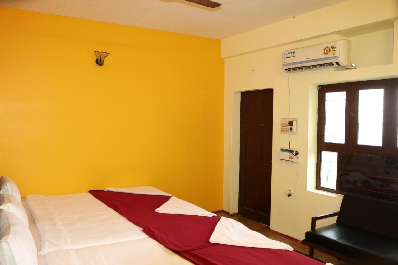 Hotel Siva Sakthi Tiruvannāmalai Buitenkant foto