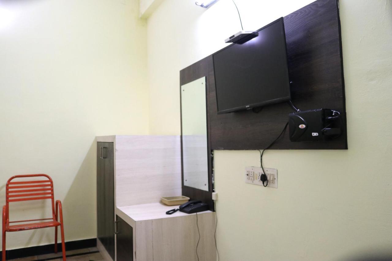 Hotel Siva Sakthi Tiruvannāmalai Buitenkant foto